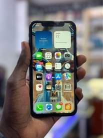 A picture of iPhone XR 64gb faceid working 700k only 0759979422