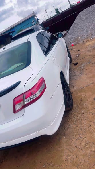 A picture of Toyota Camry 2010 with Venza Engine