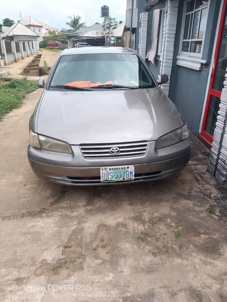 A picture of Toyota camry tiny light