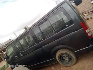 A picture of Super sounds Engine untempered with gear automatic Toyota Hiace bus.