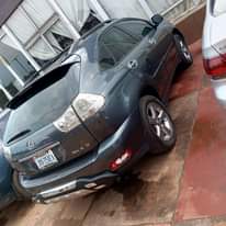 A picture of This Lexus Rx 330 is first body paint nothing to
