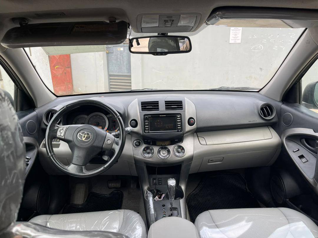 A picture of Toyota Rav4 2009