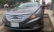 A picture of Hyundai sonata 2011