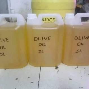 A picture of Extra Virgin Olive Oil and Extra Virgin Olive Pomace Oil