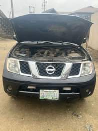 A picture of NEW MODEL NISSAN First body PATHFINDER JEEP. Engine and gear