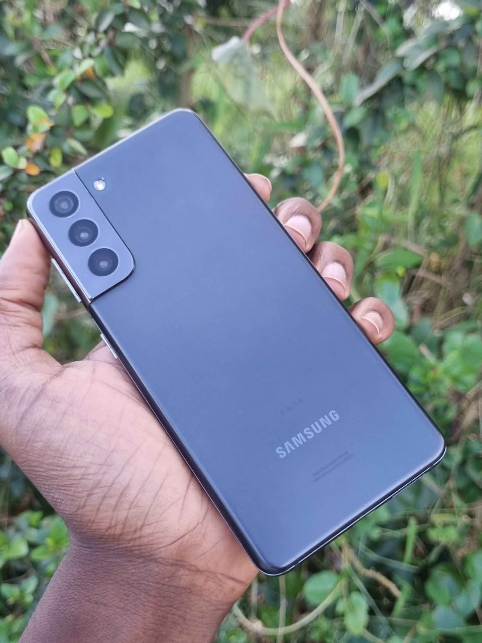 A picture of Samsung S21 5G