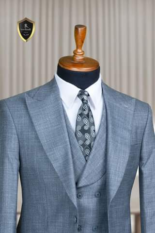 A picture of turkey suit