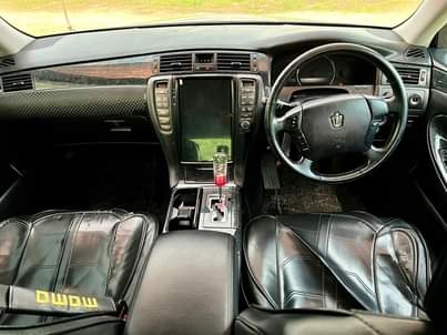 A picture of TOYOTA CROWN ATHELETH