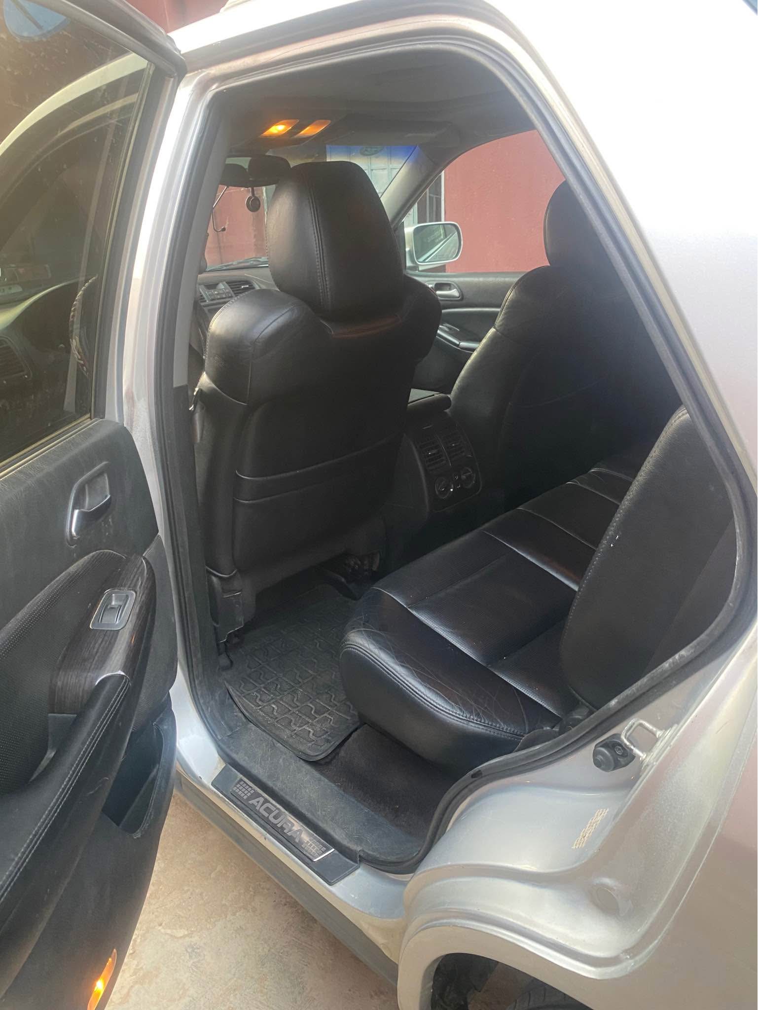 A picture of Acura MDX