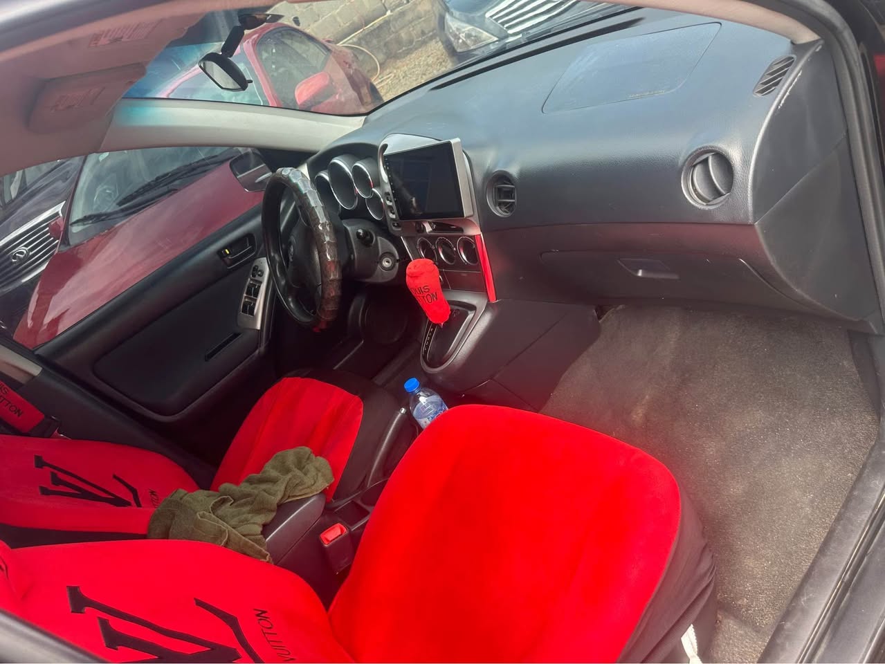 A picture of Toyota matrix 2005 with very good body f