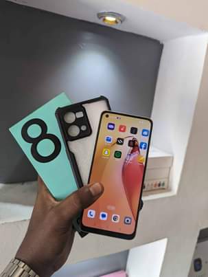 A picture of OPPO RENO 8
