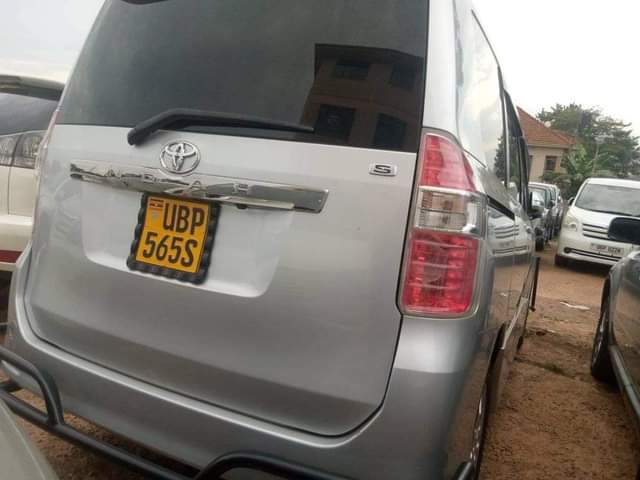 A picture of Toyota Noah