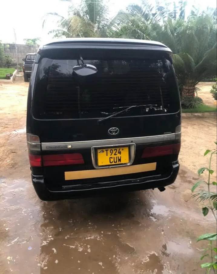 A picture of TOYOTA HIACE SUPER CUSTOM INAUZWA 4 7m 0791084871