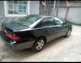 A picture of FOR SALE LEXUS ES300 UNTAMPERED ENGINE AC CHILLING FIRST BODY