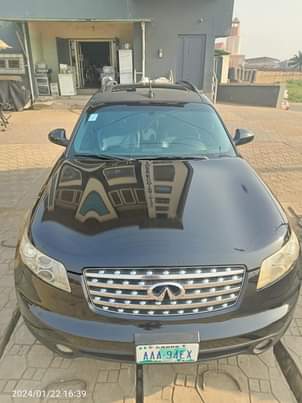 A picture of Fx35 infinity few months used