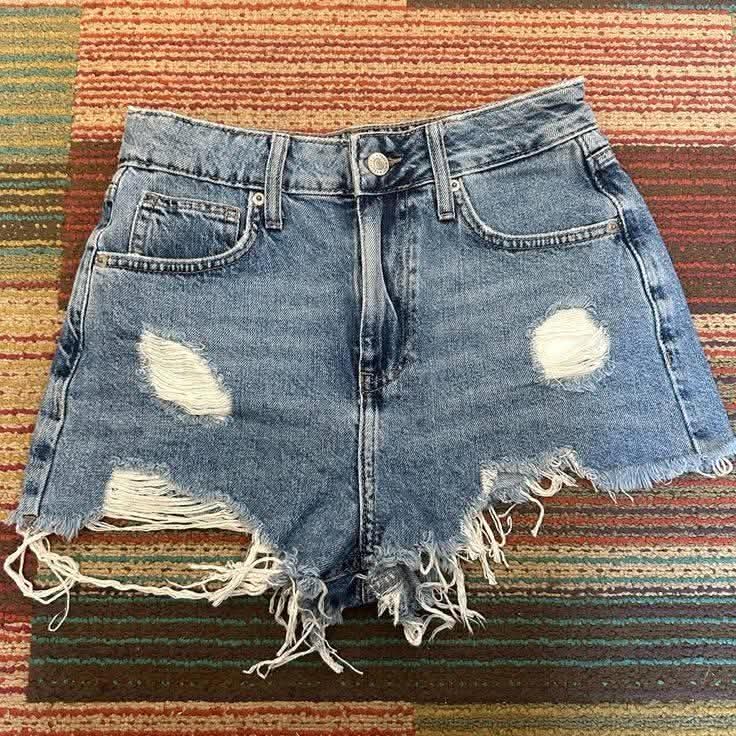 A picture of Partra shorts 30 000