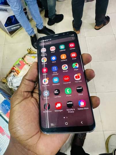 A picture of Used Samsung Galaxy S8 190 000 slight line 64gb storage