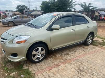 A picture of Toyota Yaris 06