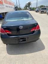 A picture of Toyota Avalon 2008