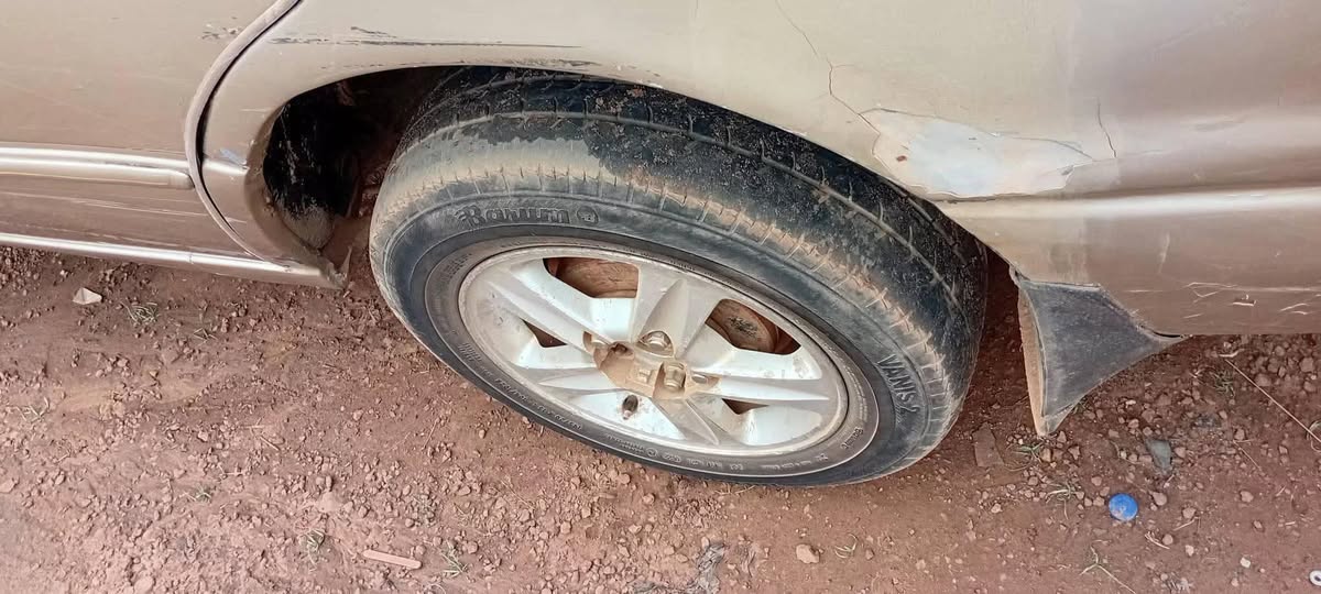 A picture of Toyota camry pencil light