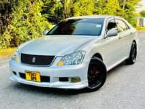 A picture of TOYOTA CROWN ATHLETE FOR SELL 13M OR EXCHANGE SO PLSEEEE