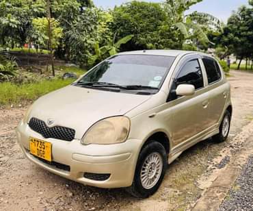 A picture of TOYOTA VITZ OLD