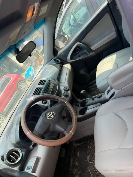 A picture of Toyota RAV4 2007