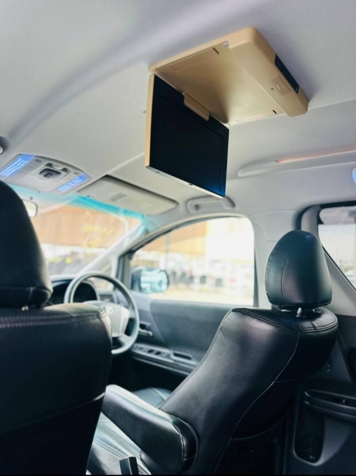 A picture of TOYOTA ALPHARD