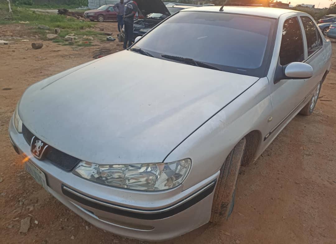 A picture of Peugeot 406