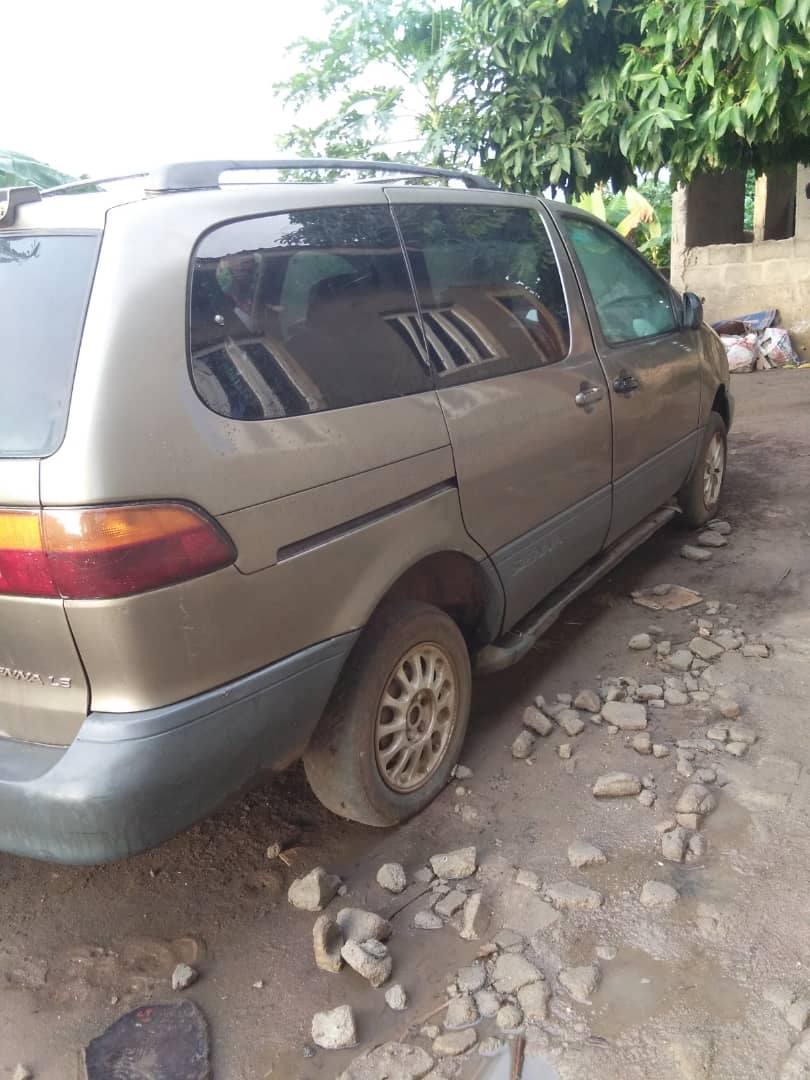A picture of Toyota Sienna
