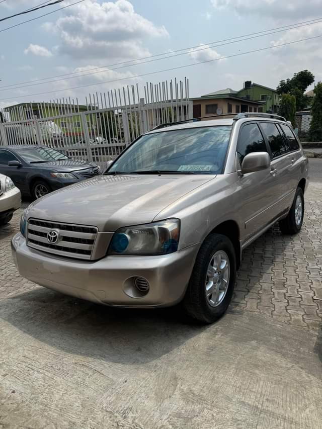 A picture of Registered 2005 Toyota Highlander