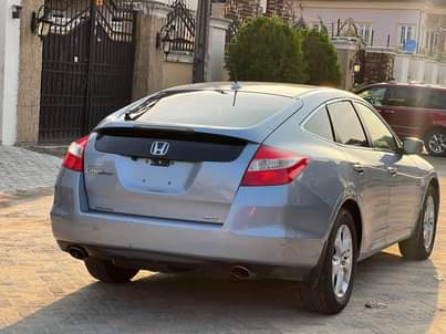 A picture of Honda crosstour 2011