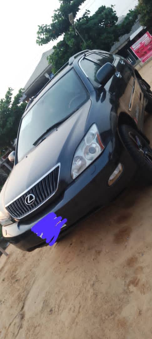A picture of Distress sales Rx330 engine gear AC all the documents intact