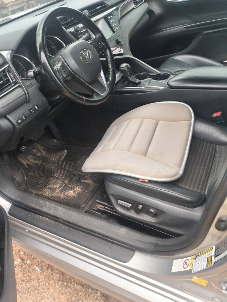 A picture of i HAVE 2019 TOKUNBO CAMRY ACCIDENT FREE