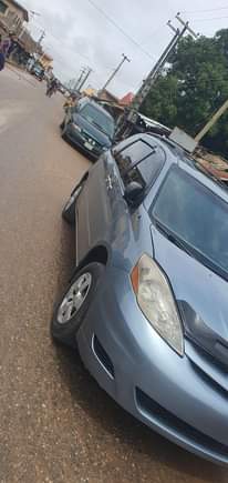 A picture of Toyota sienna 2006 sharp car 09023388645