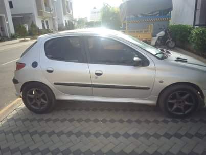 A picture of 2006 PEUGEOT 206