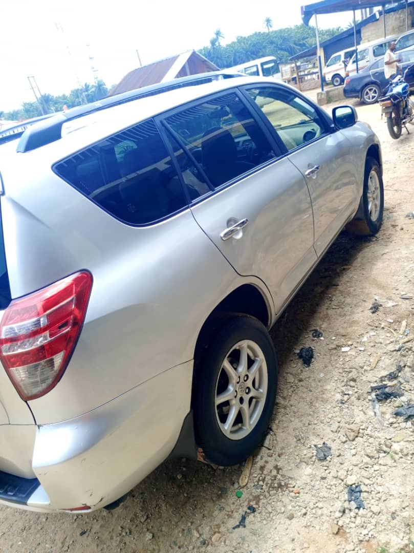 A picture of 2010 Toyota rav4