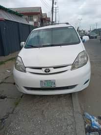 A picture of 08 sienna car Going for 2 8 buy and drive