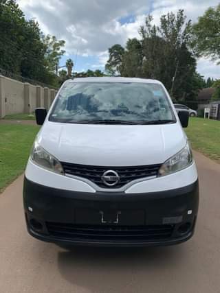 nissan nv200