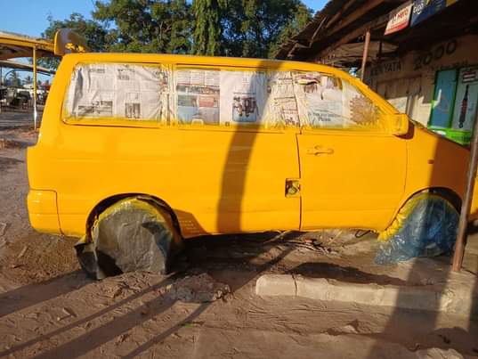 A picture of Side mchina auto garage