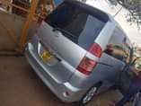 A picture of 2005 Toyota Noah