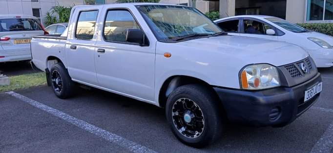 nissan navara