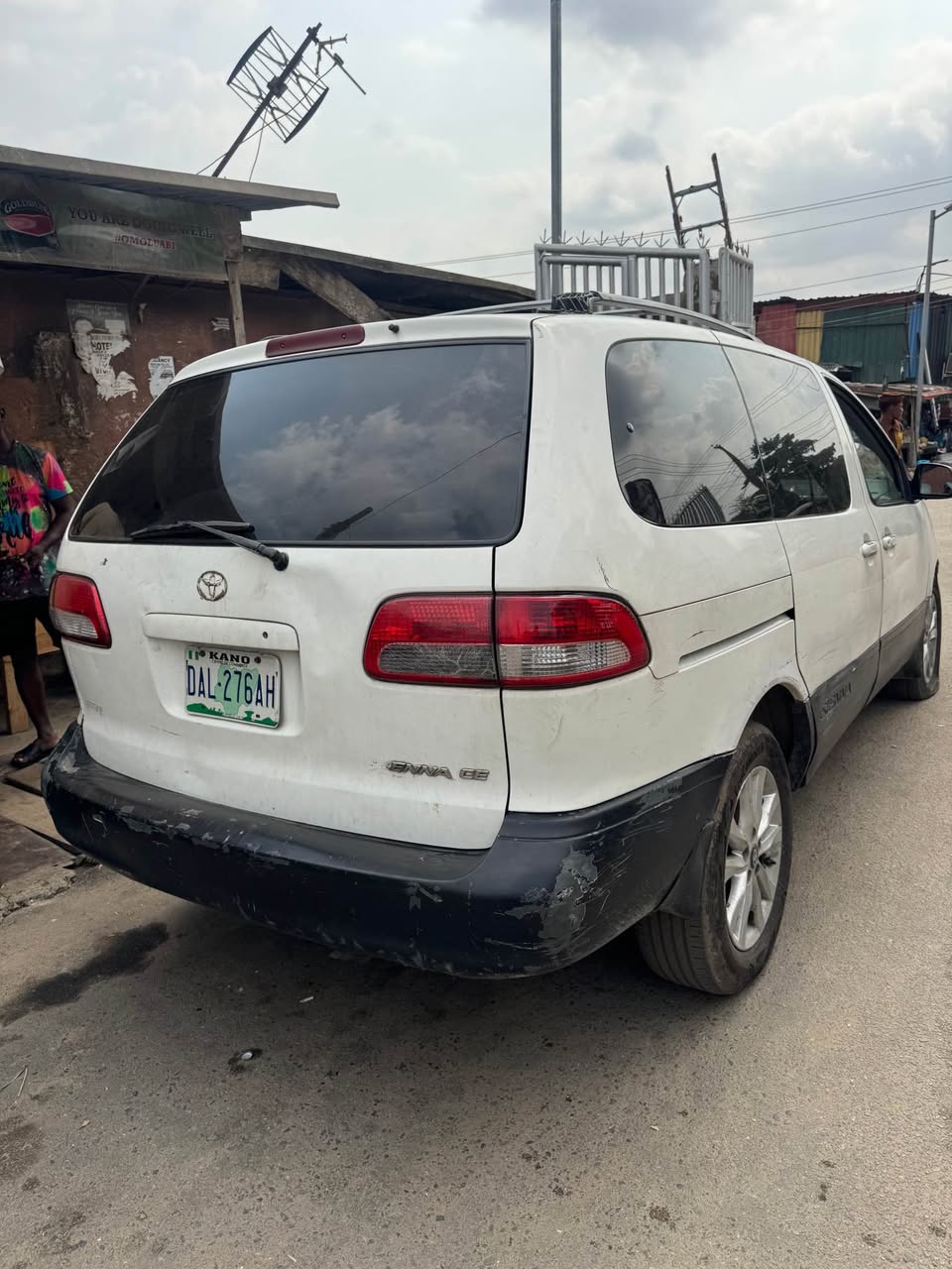 A picture of Toyota sienna