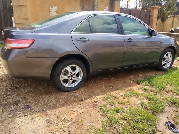 A picture of TOYOTA CAMRY 2008