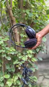 A picture of NIPE 75000 TU NIKUPE HEADPHONE KALI USED KUTOKA UK HAZINA