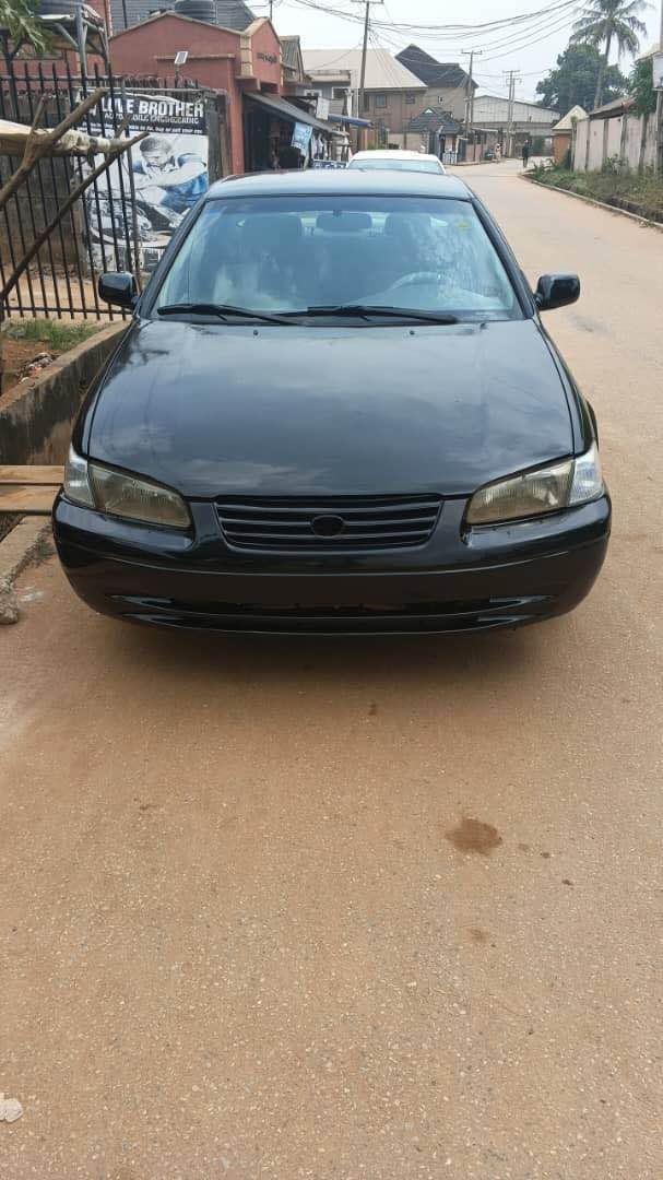 A picture of Toyota Camry 07042702313