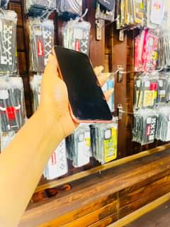 A picture of IPHONE XR