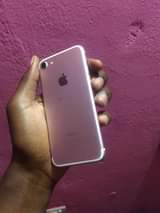 A picture of IPHONE 7 na 6 plus