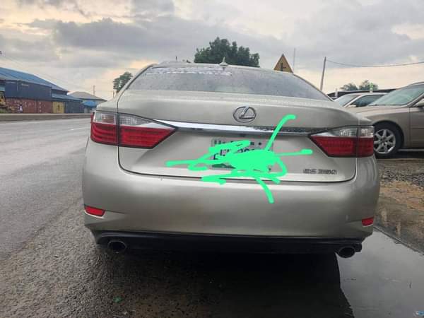 A picture of 2013 Lexus ES350 Pure First body Untouched silent engine Untouched