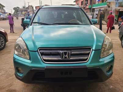 A picture of Honda CR V 4WD Clean Sound Used Buy Drive Remote